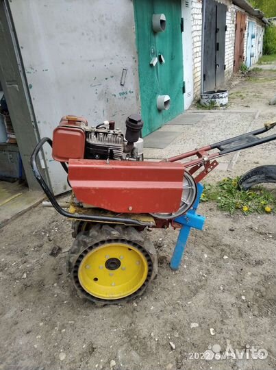 Вспашка земли мотоблоком