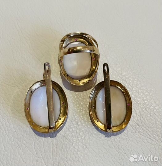 Золотое кольцо и серьги с бриллиантами