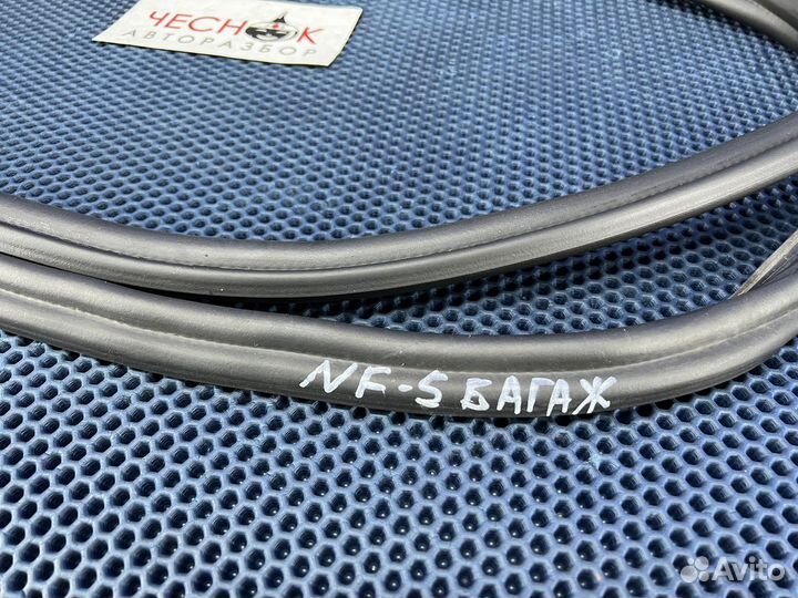 Уплотнитель крышки багажника Touareg NF FL