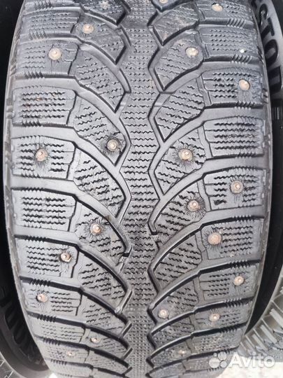 Bridgestone Blizzak Spike-01 215/60 R16 98T