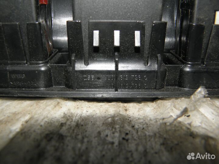 Дефлектор Volkswagen Golf GTI IV 1J0819728C