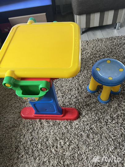 Детский стол и стул пластик