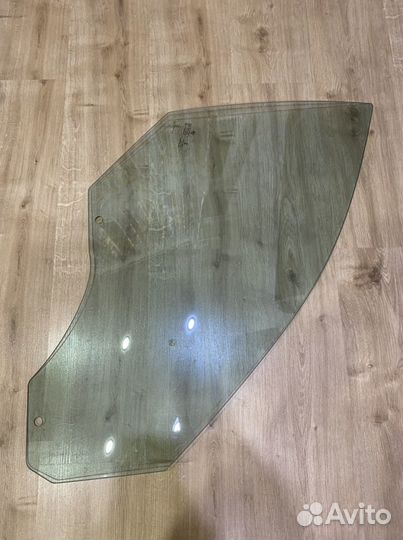 Стекло двери передней правой BMW F10/F11