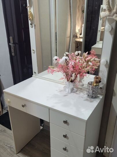 Туалетный столик с зеркалом бу