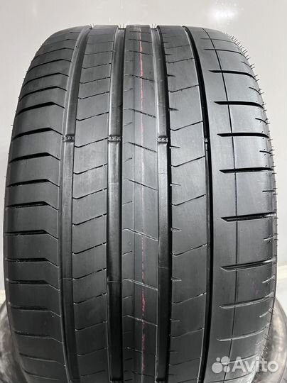 Pirelli P Zero PZ4 285/40 R22 и 325/35 R22