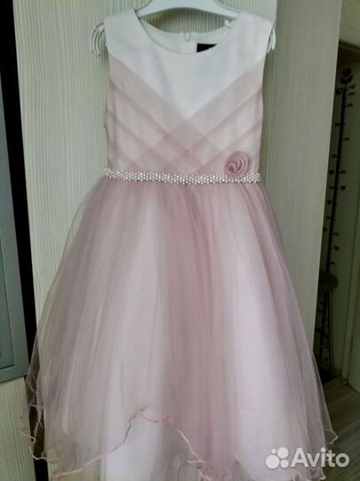 Платье нарядное для девочки. Нежное и воздушное