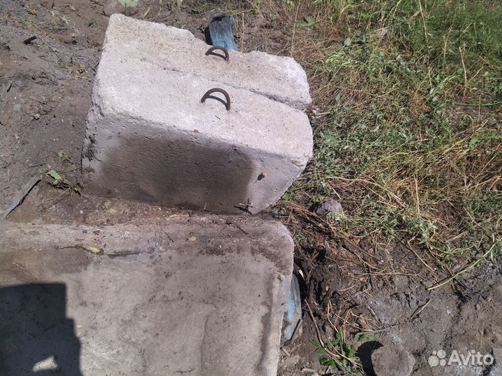 Бетонные блоки