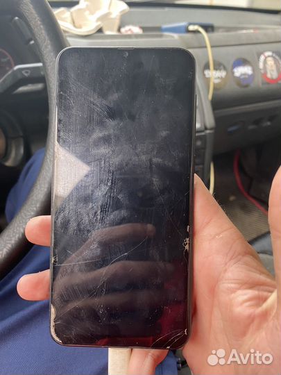 Samsung Galaxy A20, 3/32 ГБ