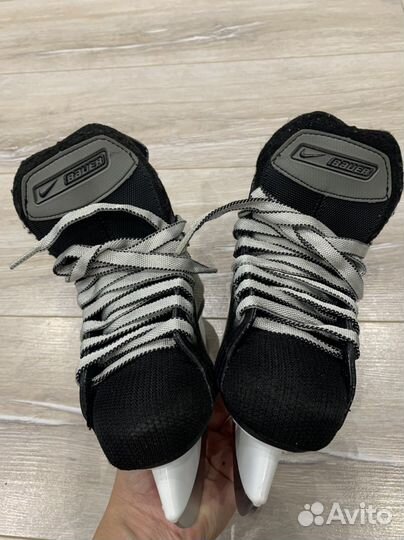 Коньки хоккейные Bauer y10