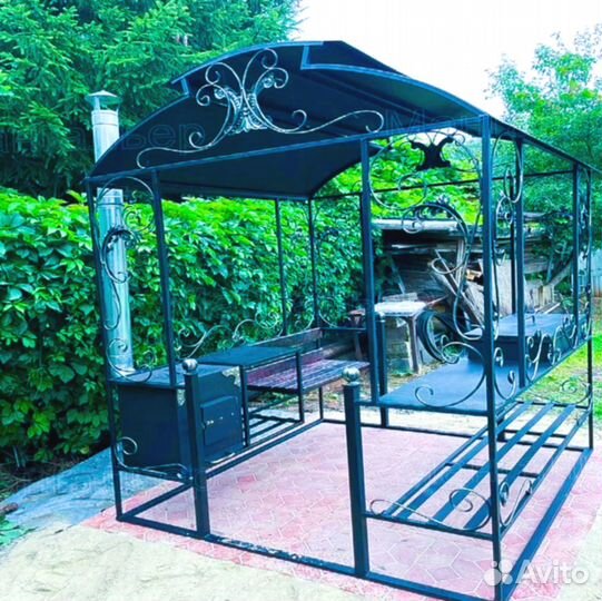 Мангал с крышей