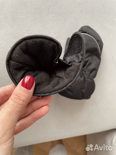 Варежки детские hm