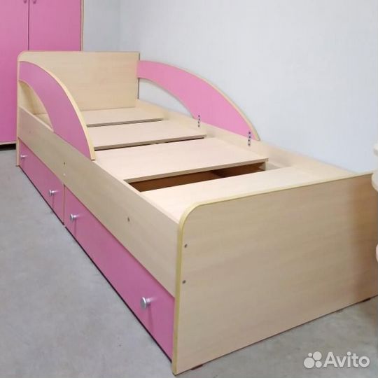 Кровать
