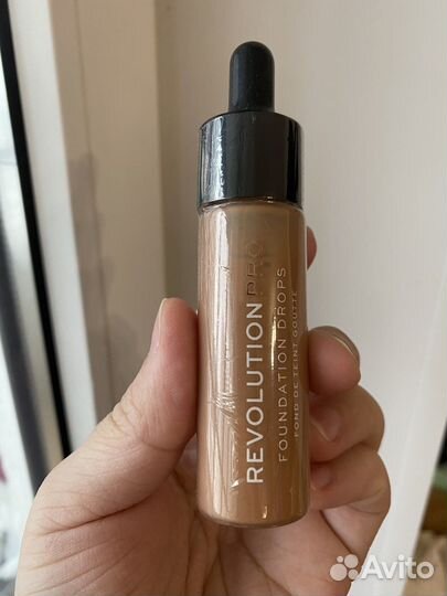 Тональная основа Revolution Pro Foundations drops
