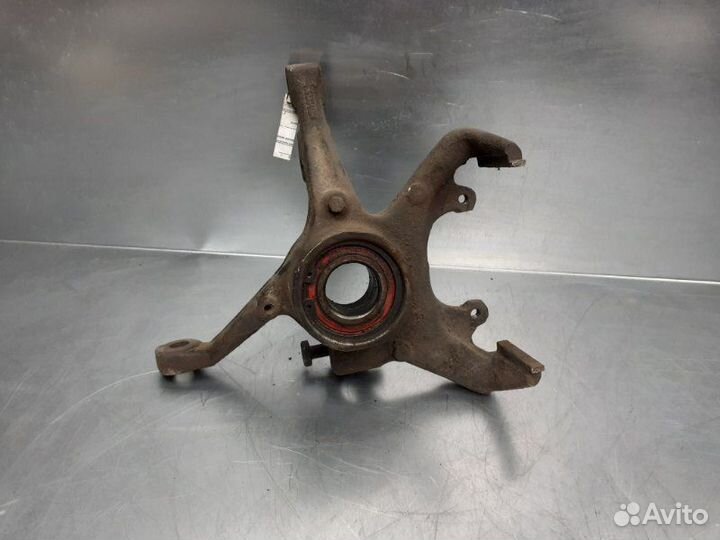 Кулак поворотный передний правый Volkswagen Golf I