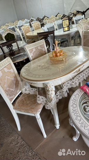 Столы и стулья