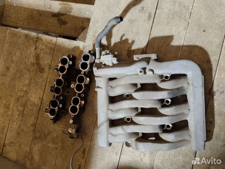 Впускной коллектор Ford Mondeo 3 2,5