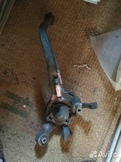 Кулаки поворотные задние Mitsubishi Galant 8