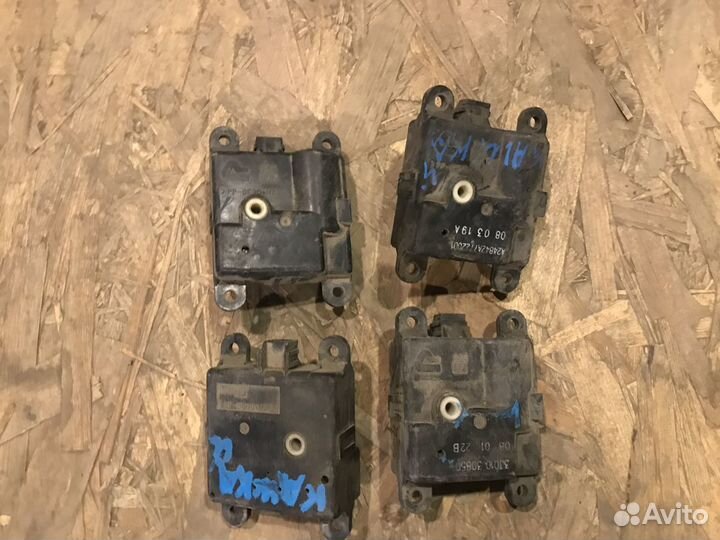 Qashqai Моторчик заслонок печки салона б/у