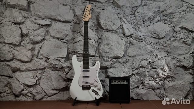 Электрогитара Stratocaster + Комбик (Комплекты)