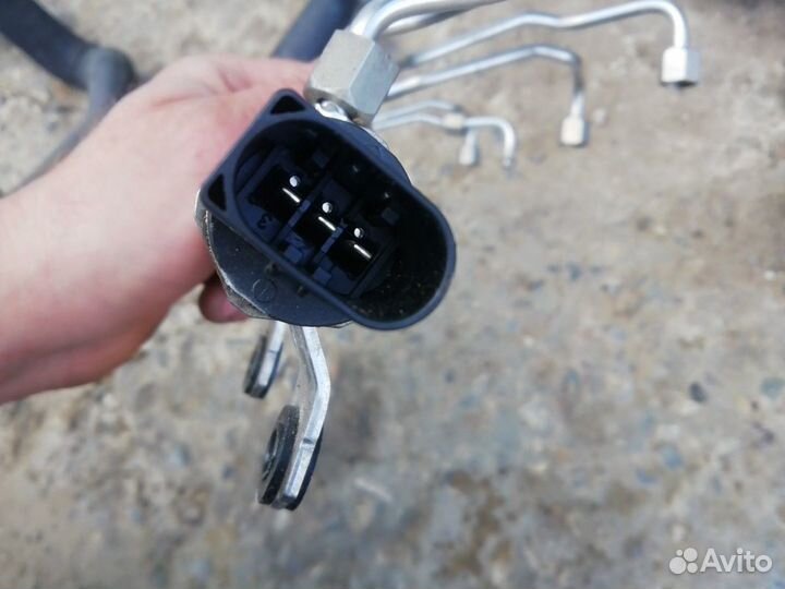 Клапан сброса давления в рампе бмв ф10 BMW f10 n55