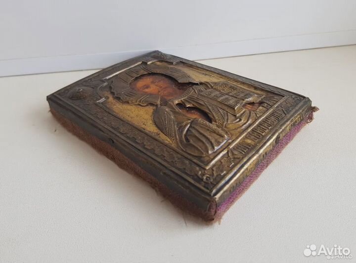 Старинная икона в окладе 