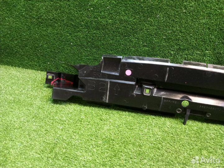 Воздуховод радиатора передний Toyota Rav4