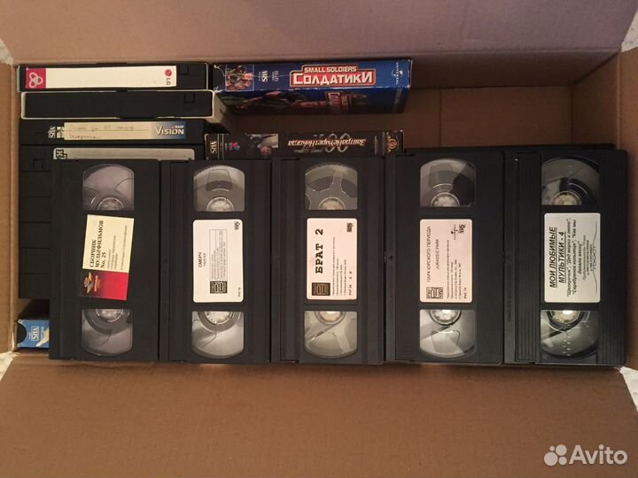 Видеокассеты 32 штуки