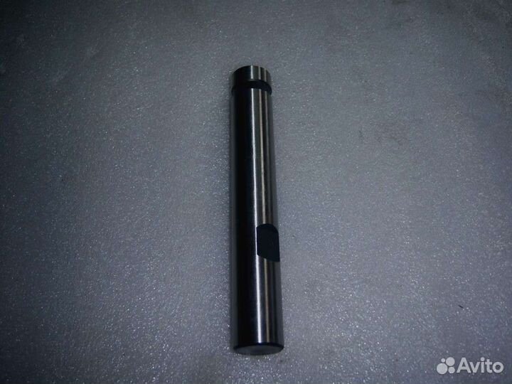 Шкворень поворотного кулака левый (L) toyota 7-8FD