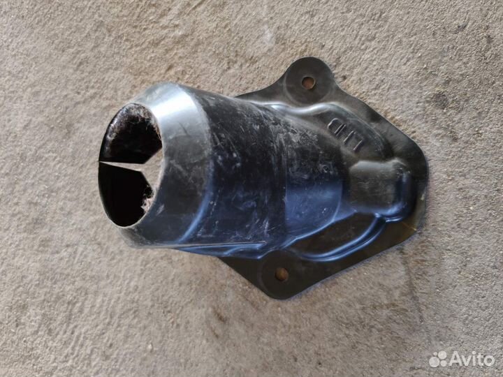 Пыльник рулевого вала Toyota Rav4