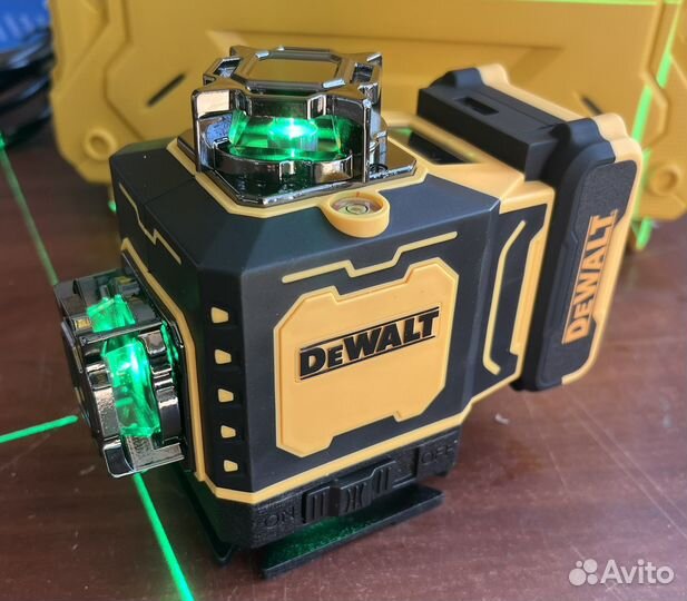 Лазерный уровень DeWalt 4D 10000mah