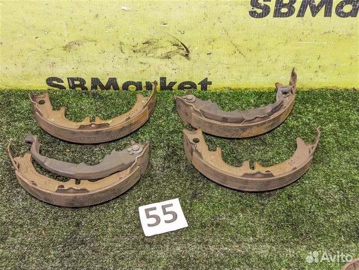 Колодки ручника задние Toyota Harrier GSU35 2GR-FE