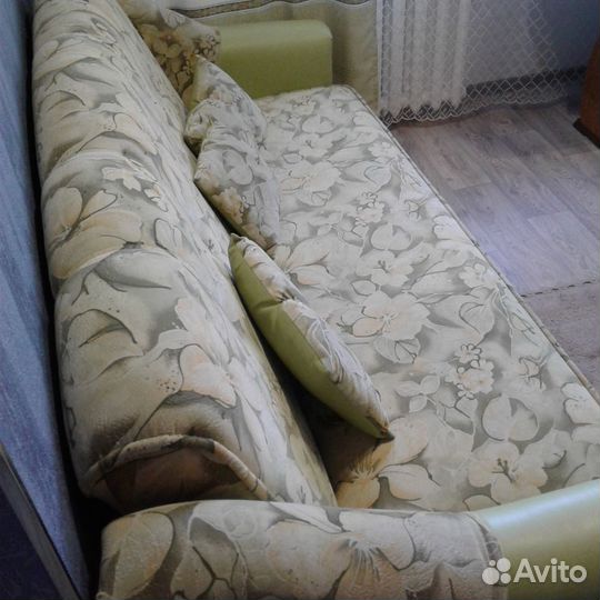 Диван