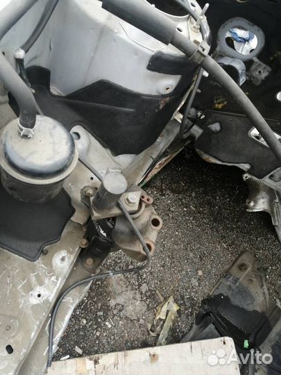 Подушка крепления двигателя передняя правая Mazda