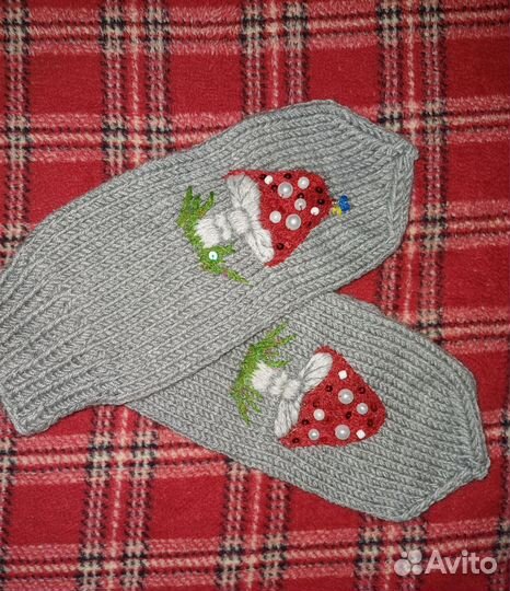 Варежки женские