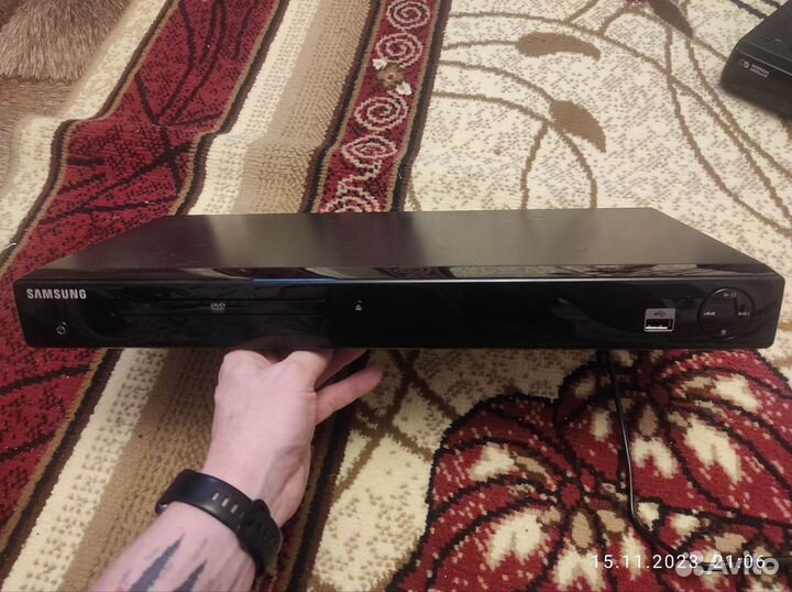 DVD плеер Samsung dvd-1080p9