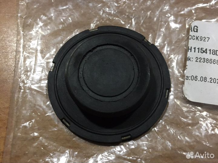 Заглушка передней нижний крышки двигателя VAG