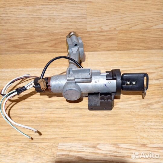 Замок зажигания Nissan Skyline V35