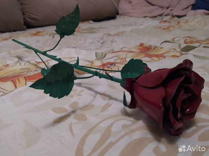 Розы из металла
