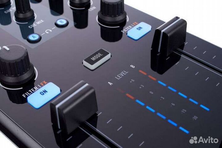 DJ-контроллер NI Traktor Kontrol Z1