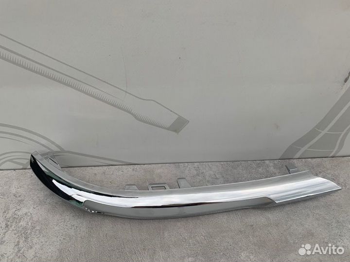 Накладка дхо левая Mercedes C W204
