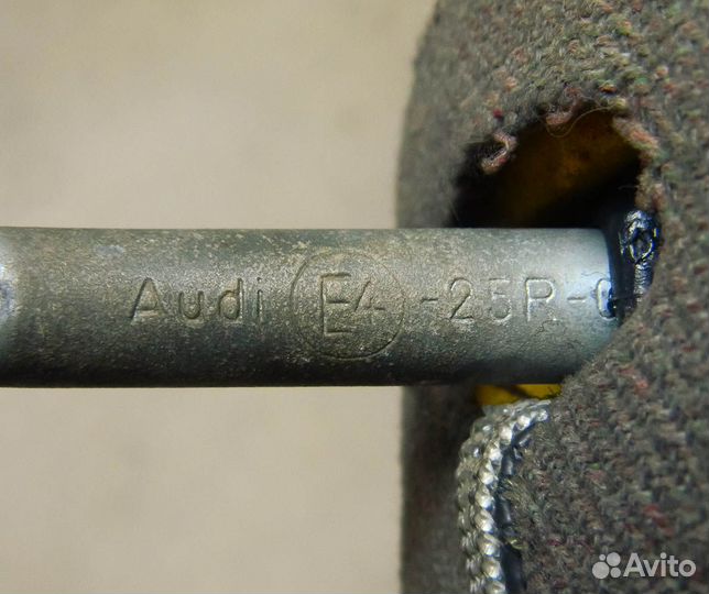 Подголовник передний Audi 80 B3