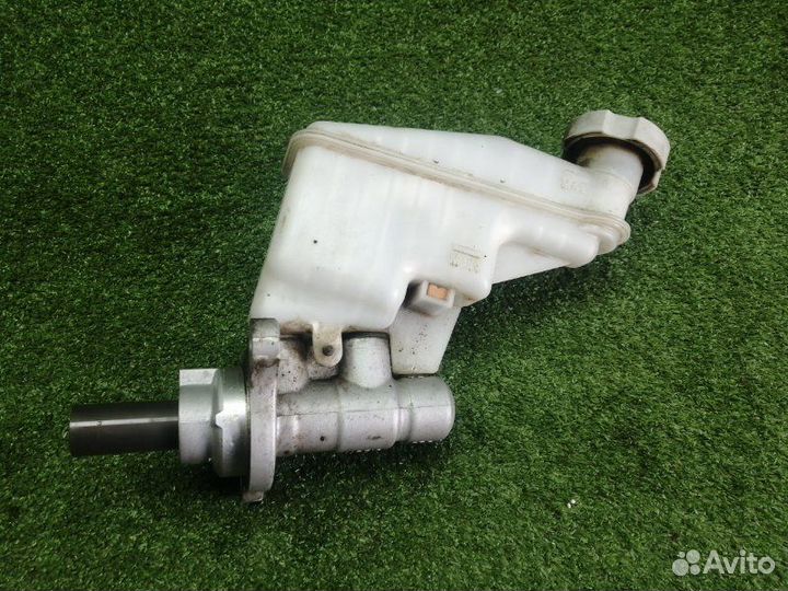 Главный тормозной цилиндр Kia Ceed JD G4FG 2014