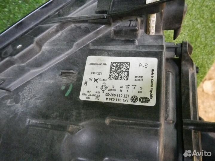 Фара правая Volkswagen Touareg