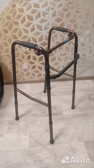 Инвалидная коляска