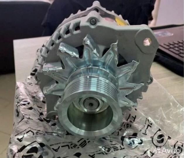 Генератор 4HK1 isuzu