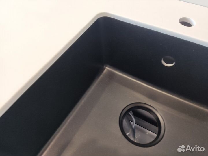 Столешница из акрилового камня