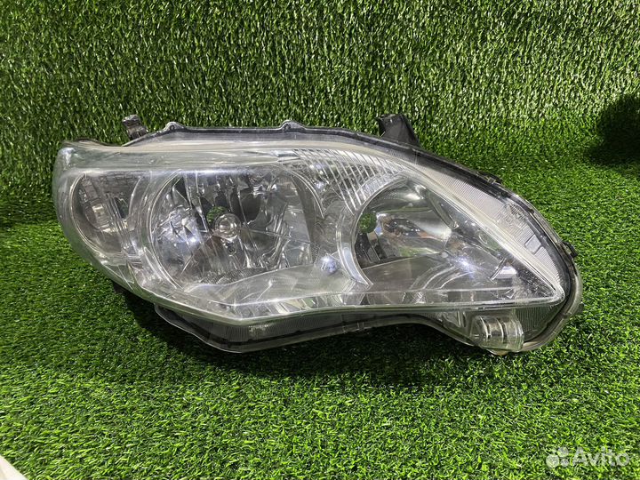 Фара правая toyota corolla 150