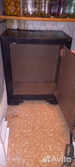 Сейф металлический