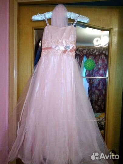 Нарядное платье