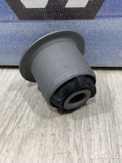 Сайлентблок рычага Renault logan Лев, Прав